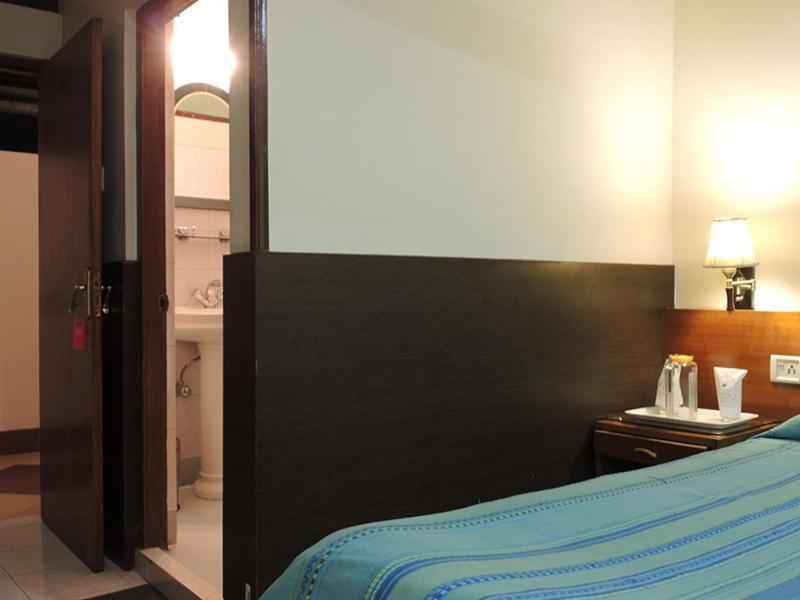 Marina'S Motel Bagdogra Exterior photo