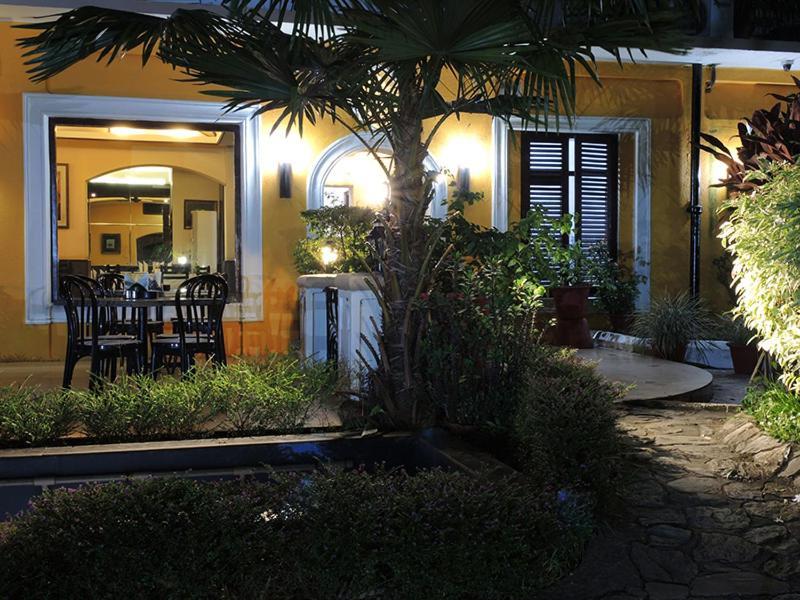 Marina'S Motel Bagdogra Exterior photo