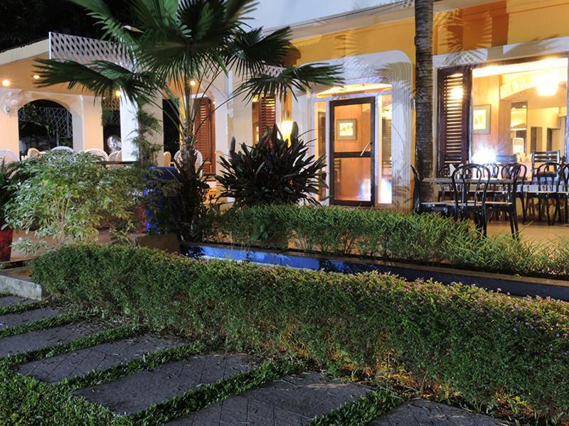 Marina'S Motel Bagdogra Exterior photo